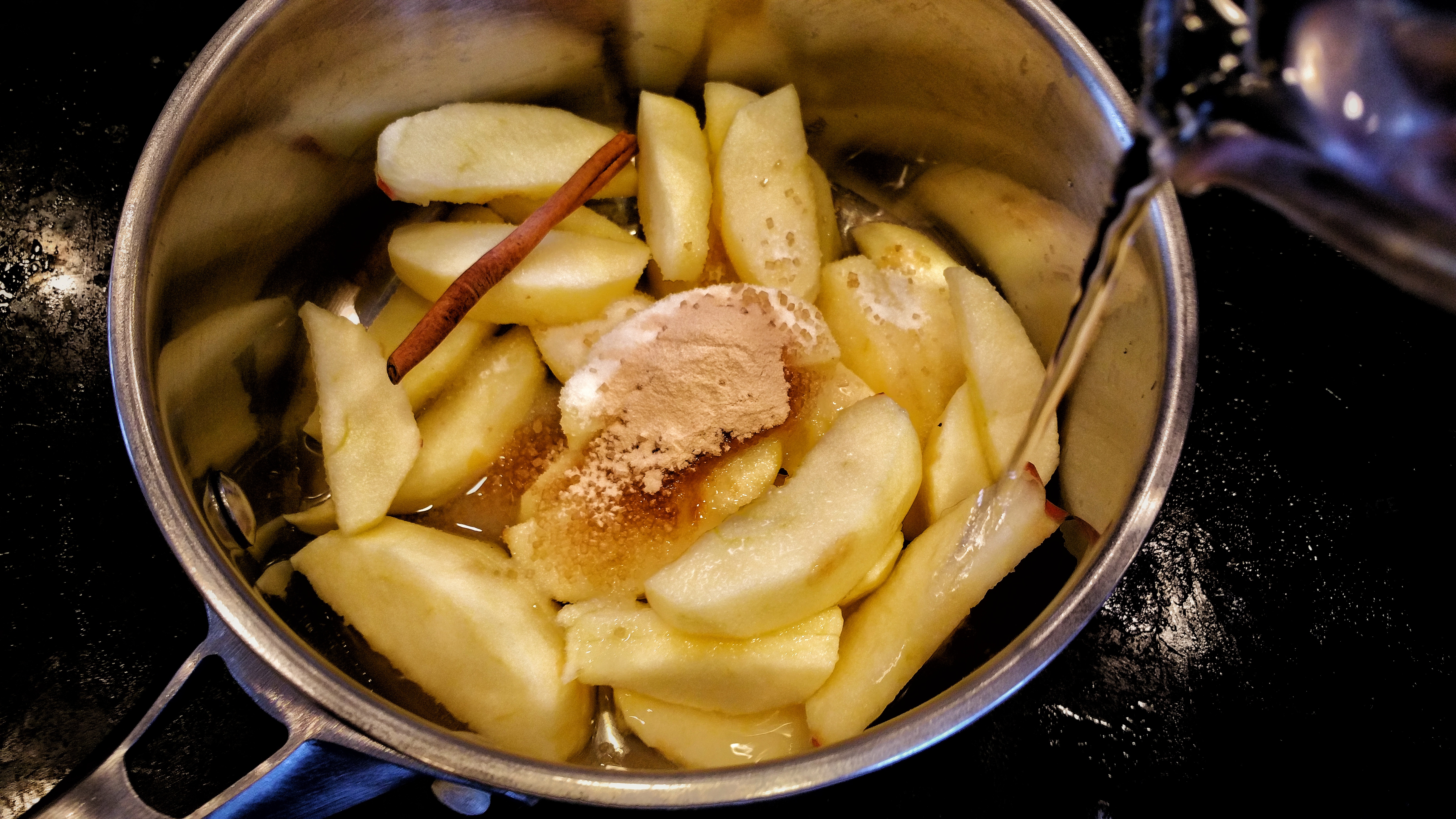 Spiced Harvest Apple Overnight Oats Breakfast Recipe | Mountain Mamas' Blog | mntmommies.com